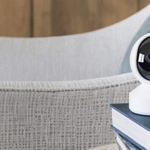 Wewnętrzna kamera monitoring mieszkania na telefon